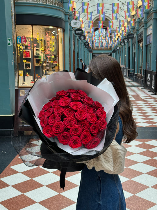 Fresh Flowers: Red Roses Bouquet | Daisy Florist