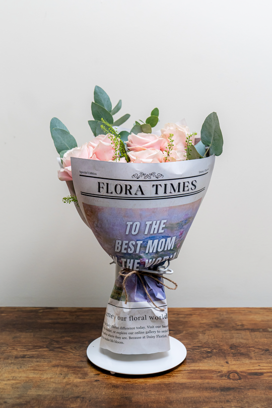 Rosy Reverie Bouquet: Delicate Pink Roses Ensemble