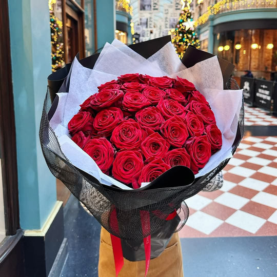 Fresh Flowers: Red Roses Bouquet | Daisy Florist