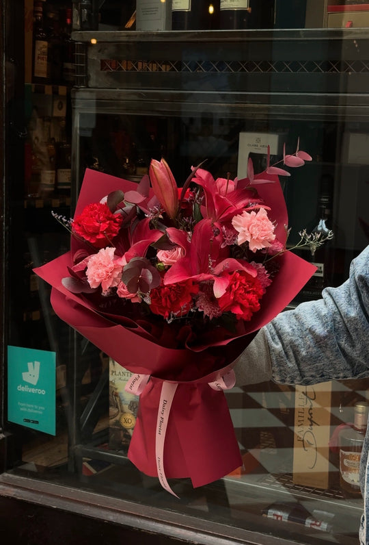 Red Wine Fresh Bouquet with Lilies (Spray-Painted Color)