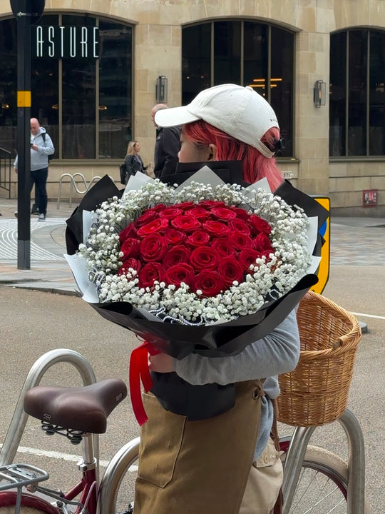 PERSONALISED QUANTITY of Red Roses – Premium Fresh Red Naomi Roses with White Baby’s Breath