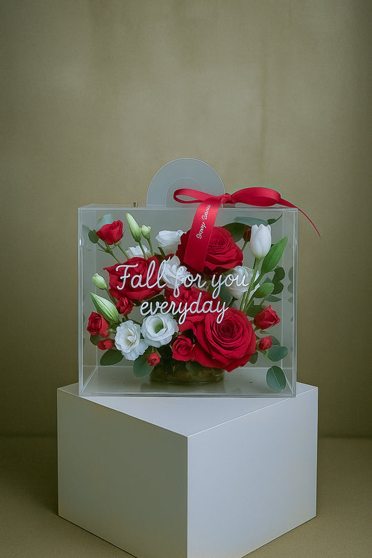 Red and White Fresh Flowers in small Mica Box (24x27x15cm) | Daisy Florist