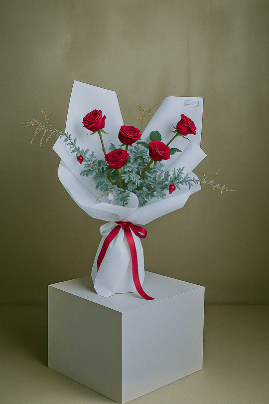 Bouquet of 5 Red Roses