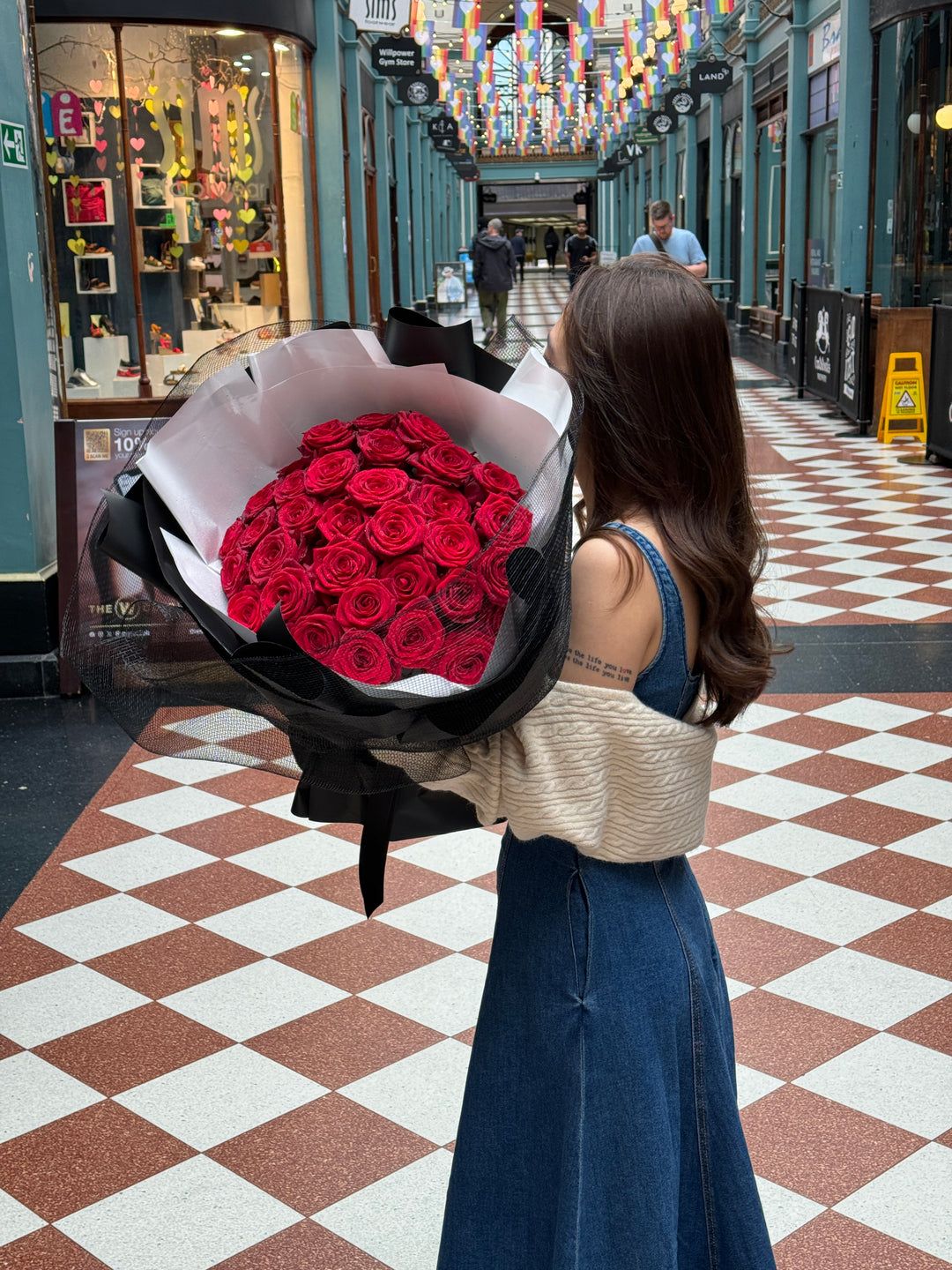 Fresh Flowers: Red Roses Bouquet | Daisy Florist