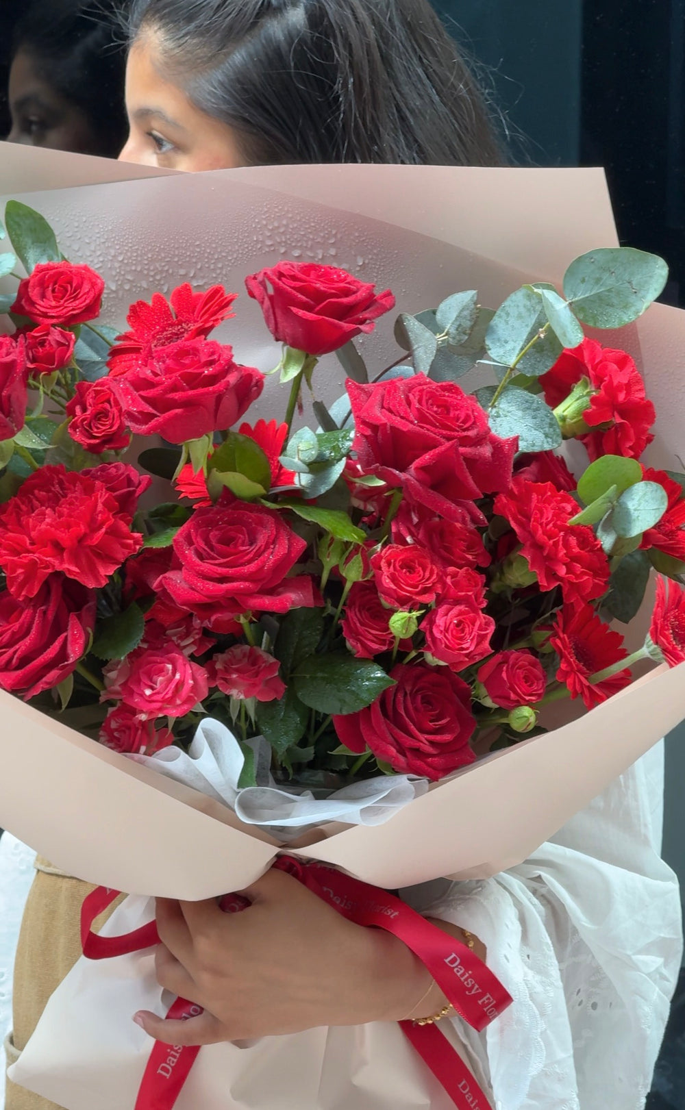 Luxury Mixed Red Fresh Flowers Bouquet