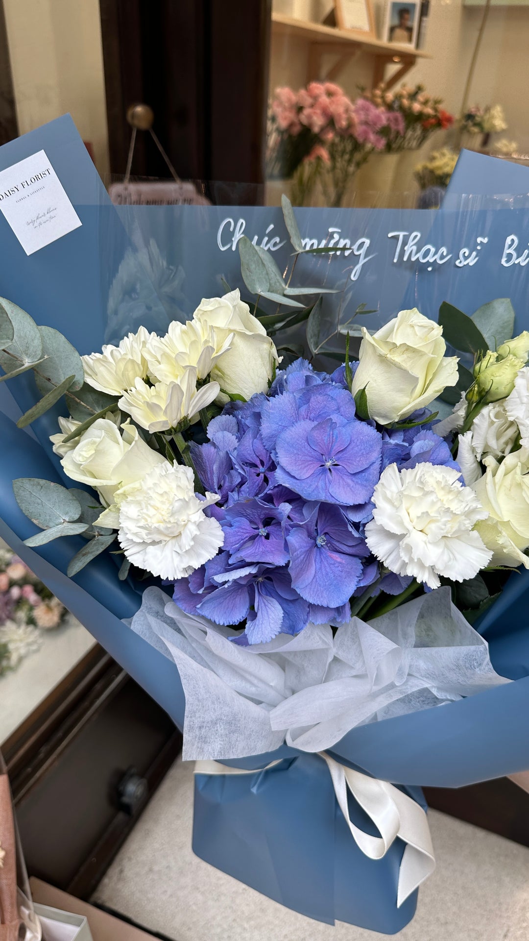 Mixed Bouquet: Blue and White Flowers