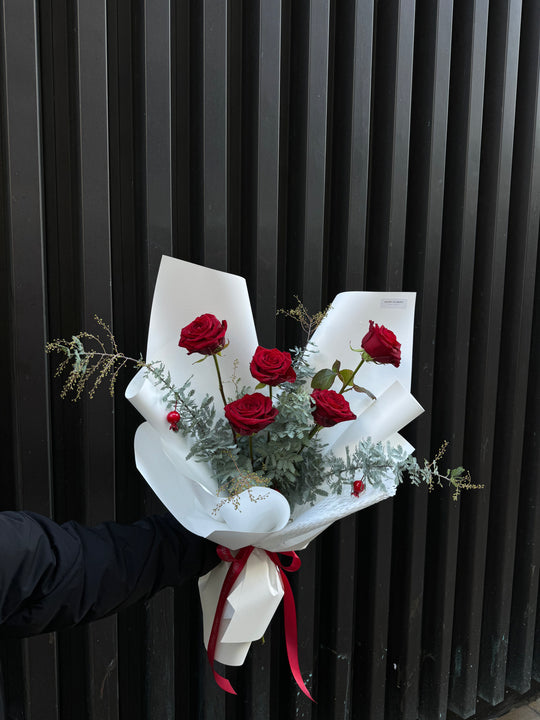 Bouquet of 5 Red Roses