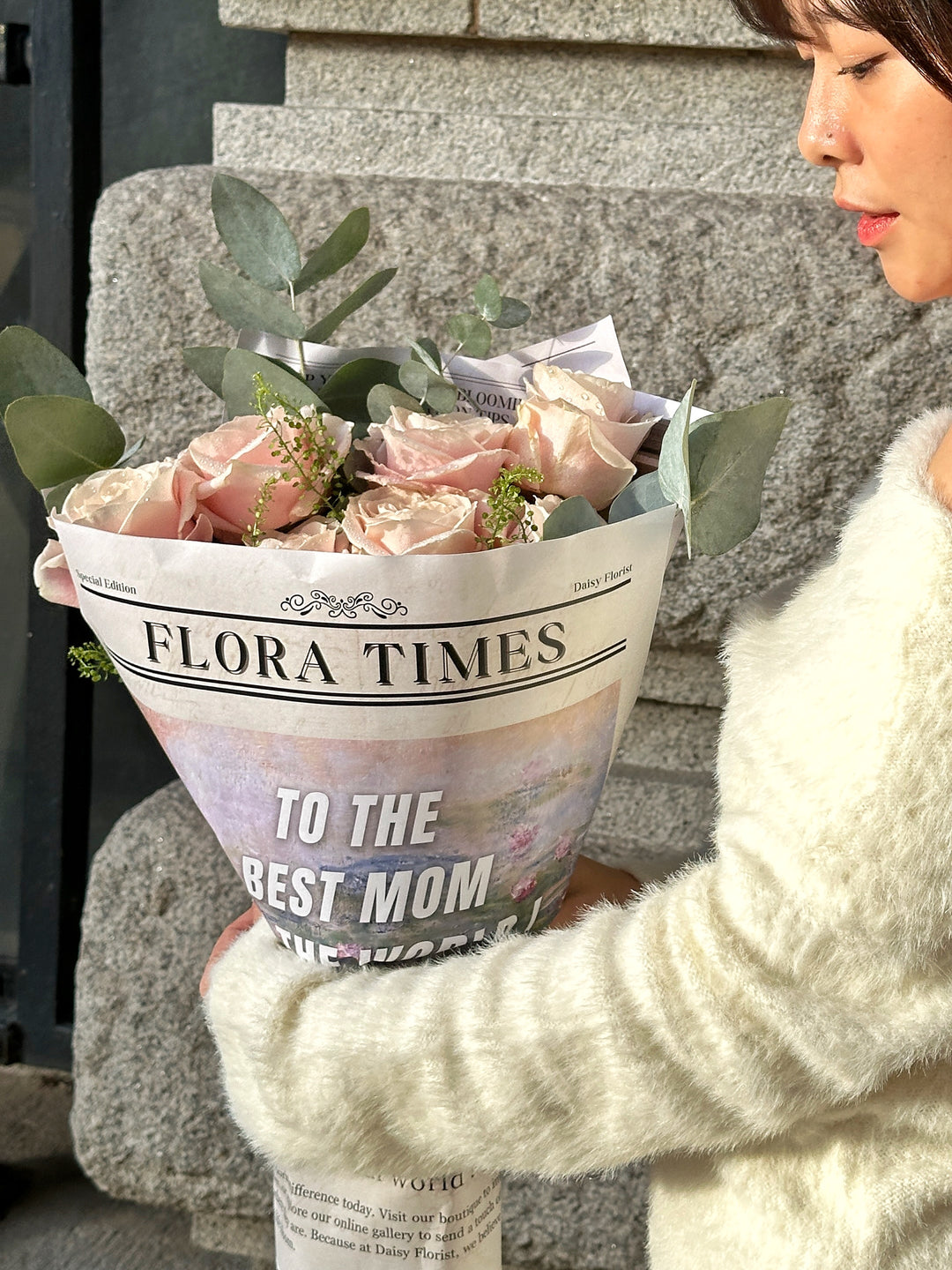 Rosy Reverie Bouquet: Delicate Pink Roses Ensemble