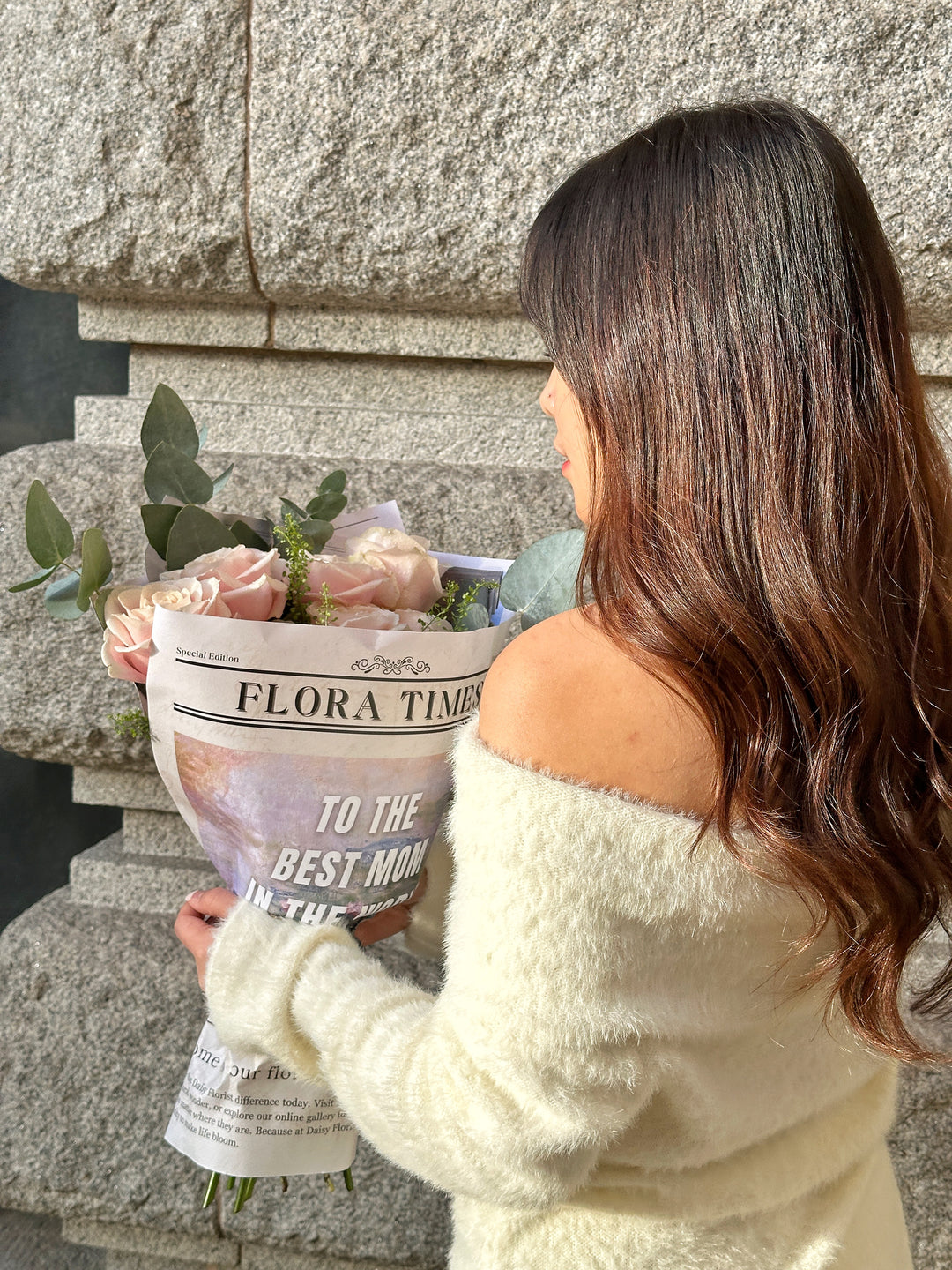 Rosy Reverie Bouquet: Delicate Pink Roses Ensemble