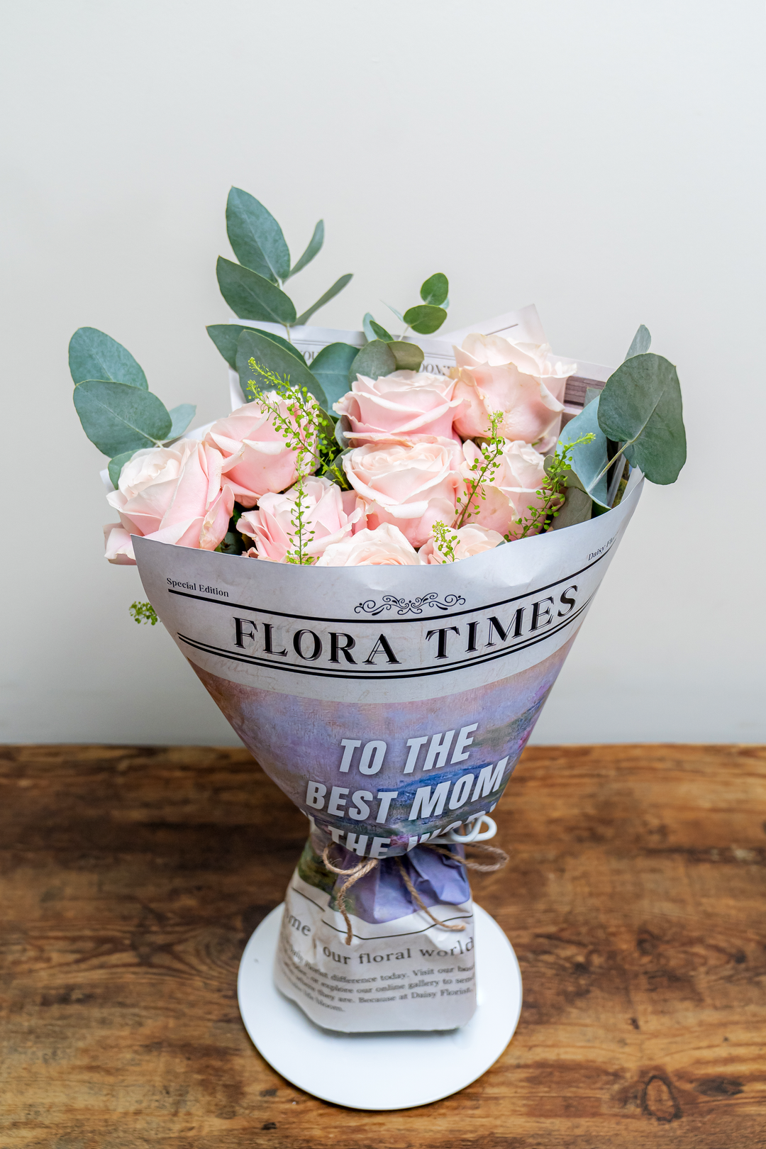 Rosy Reverie Bouquet: Delicate Pink Roses Ensemble