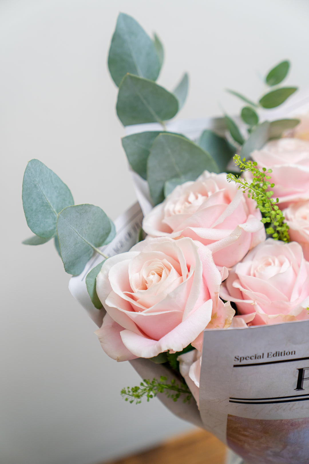 Rosy Reverie Bouquet: Delicate Pink Roses Ensemble