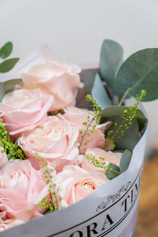 Rosy Reverie Bouquet: Delicate Pink Roses Ensemble