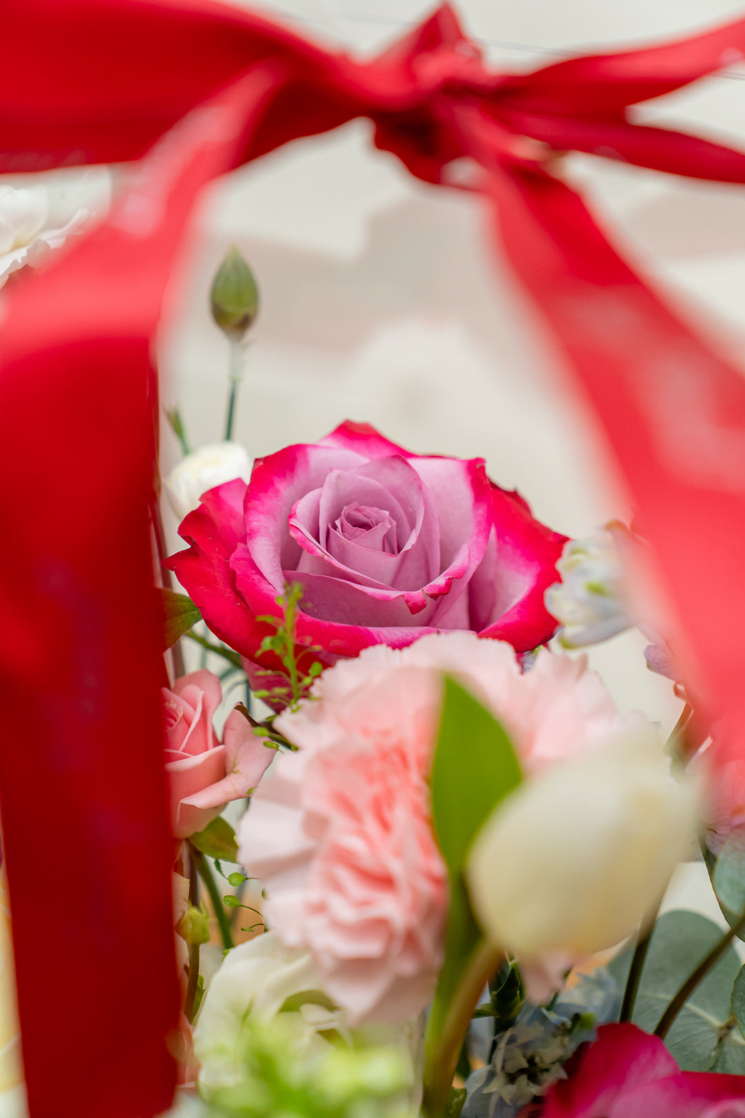 Pink Pastel Mixed Fresh Flower in large Mica Box (35x30x18cm) | Daisy Florist