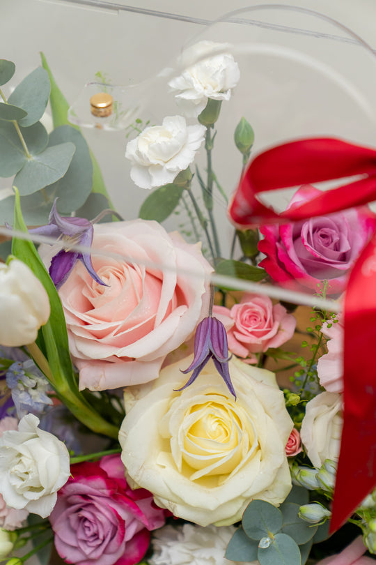 Pink Pastel Mixed Fresh Flower in large Mica Box (35x30x18cm) | Daisy Florist