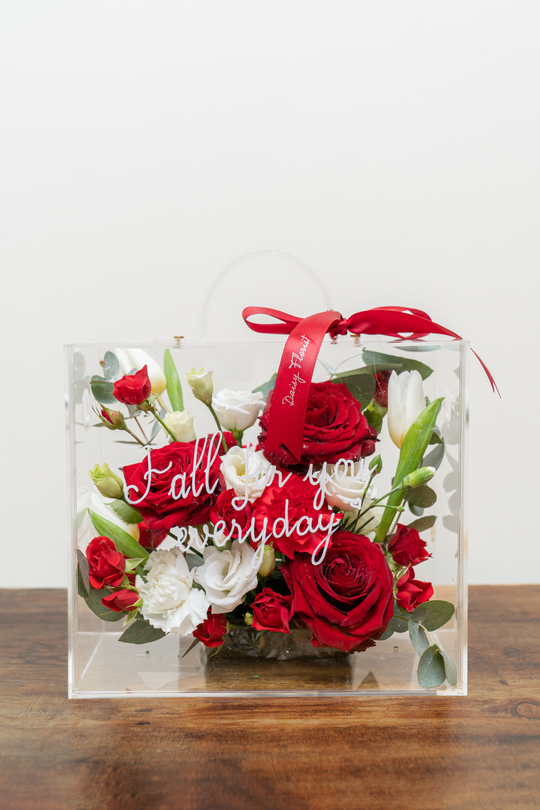 Red and White Fresh Flowers in small Mica Box (24x27x15cm) | Daisy Florist