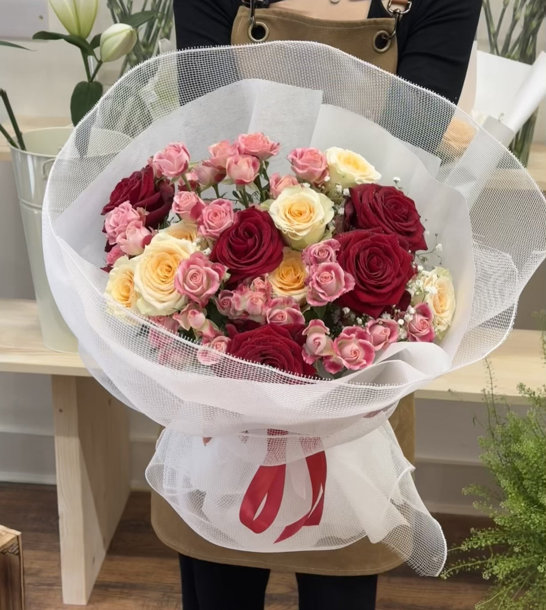 Fresh Flowers: Radiant Mix Roses Medley Bouquet | Daisy Florist