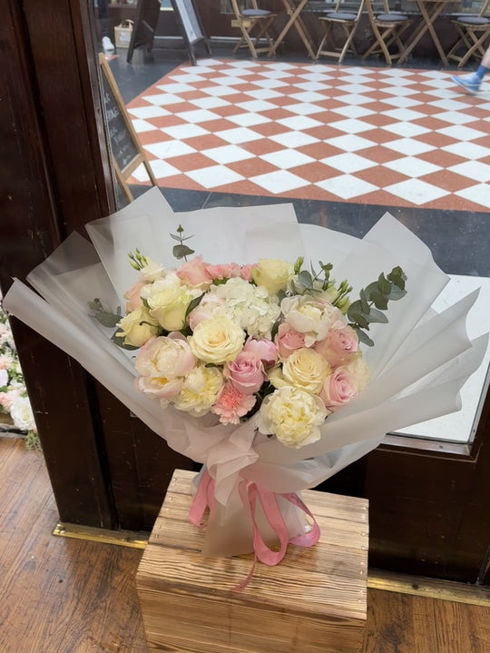 Bright & Light Bouquet - Mixed Fresh Flowers | Daisy Florist